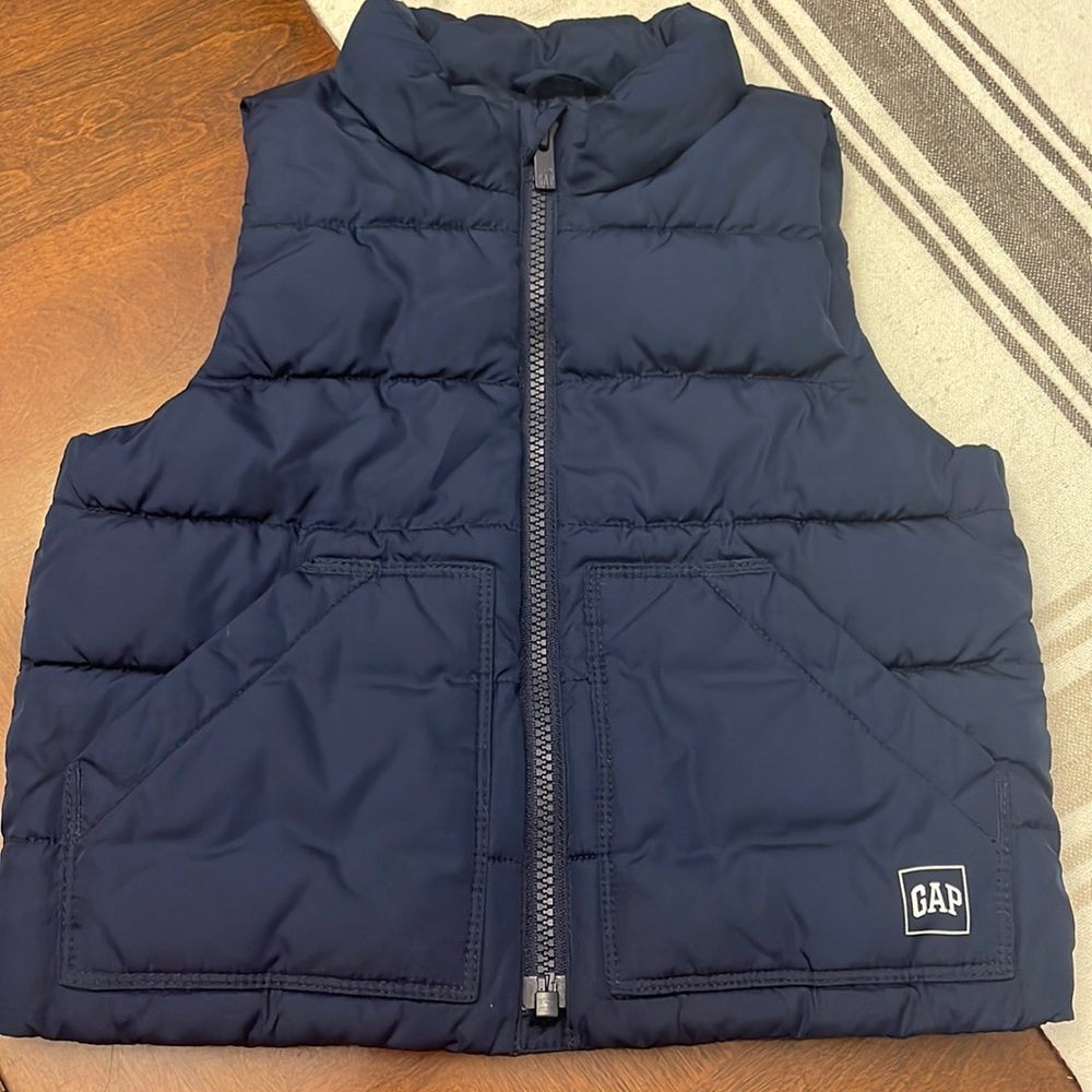 GAP toddler’s navy puffer vest, size 2T - Picture 2 of 5